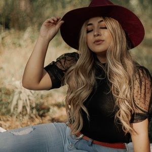 Meet your Posher, Denisse